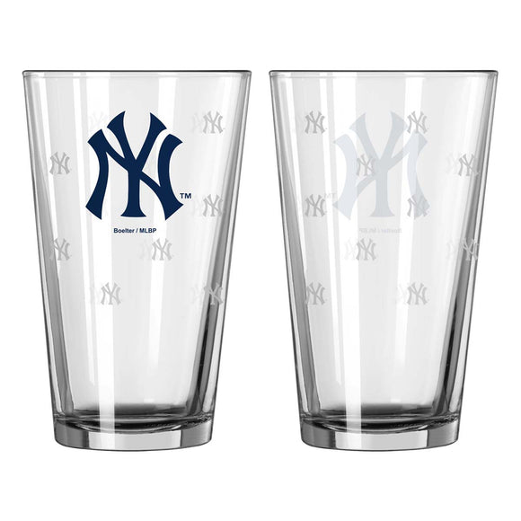 Logo Brands New York Yankees Satin 16oz. Pint Glass